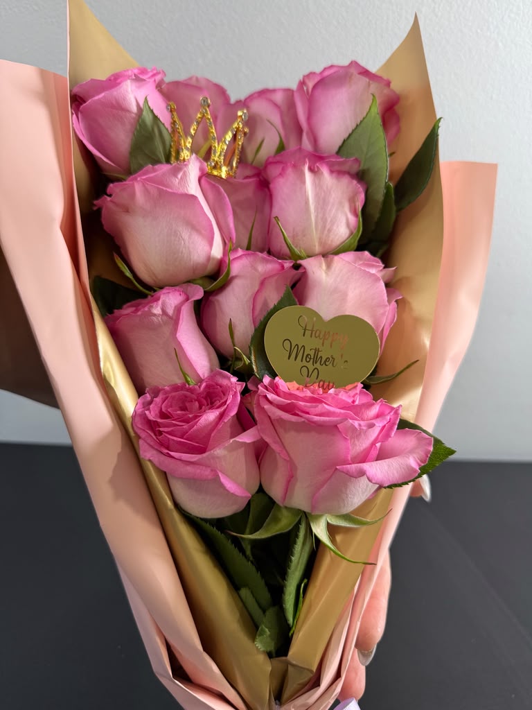 Classic 12 Rose Bouquet